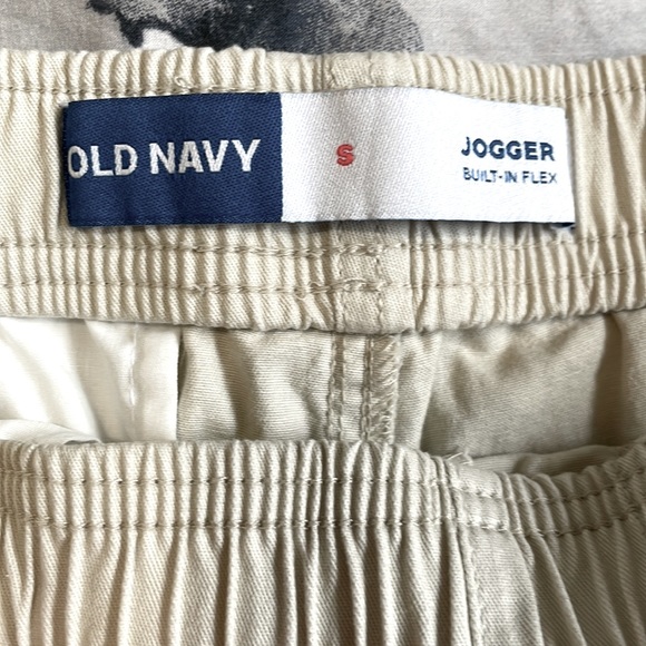 NEW W/ TAG Old Navy brand Beige/Khaki shorts boys youth size 6-10 (S) w/ pockets - Picture 5 of 7